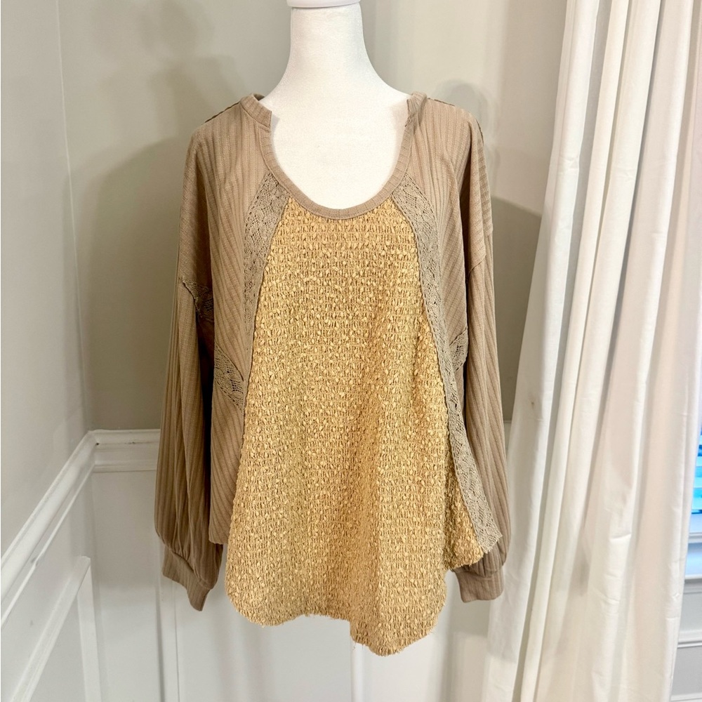 POL Women's Beige and Tan Knit Top Medium NWOT